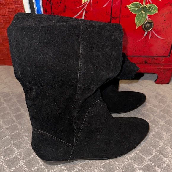 Knee high black suede boots. - Picture 2 of 3